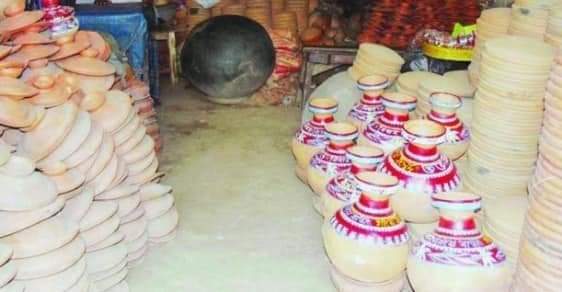 আলমডাঙ্গায় হারিয়ে যাচ্ছে গ্রামীণ ঐতিহ্য মাটির হাঁড়ি পাতিলসহ বিভিন্ন সামগ্রী