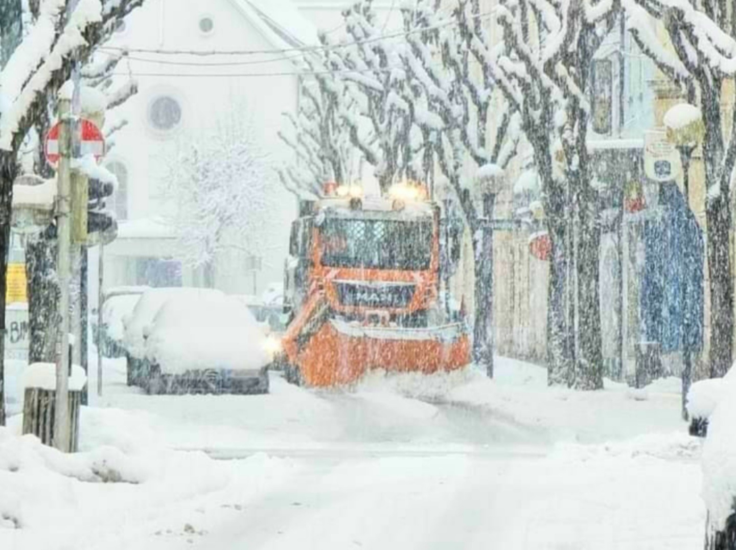 অস্ট্রিয়ার দক্ষিণের রাজ্য Kärnten এ ভারী তুষারপাতের ফলে জনজীবন বিপর্যস্ত