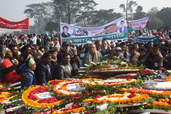 জাতীয় স্মৃতি সৌধে জাকের পার্টির পুষ্পস্তবক অর্পণ