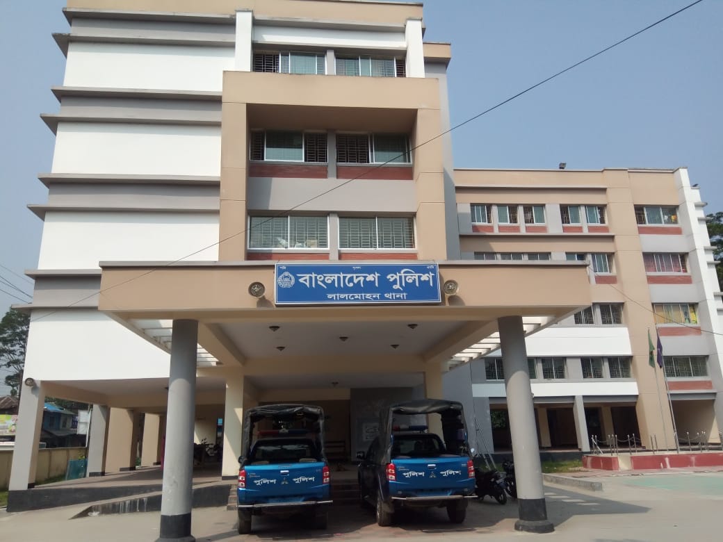 অটোরিক্সাকে মাহেন্দ্রের ধাক্কা, ছিটকে পড়ে বৃদ্ধ নিহত