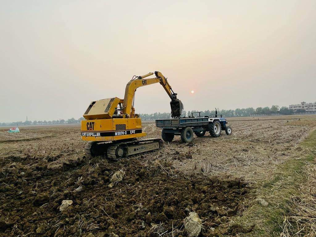হবিগঞ্জের জেলা জুড়ে কৃষি জমির টপ সয়েল বিক্রির মহোৎসব, জানেনা কৃষি বিভাগ !