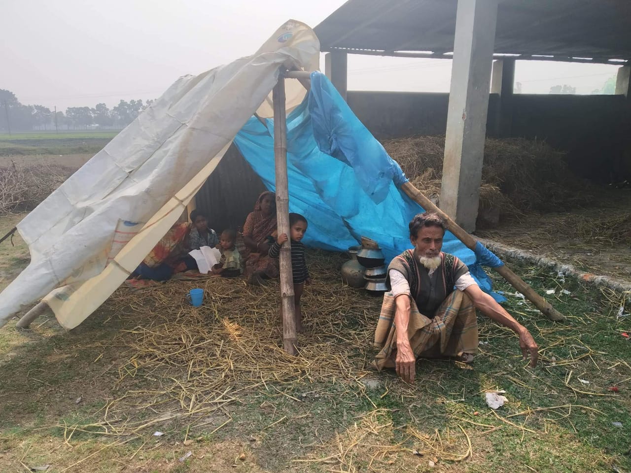 ভূমিদস্যুদের ভয়ে ঘরছাড়া বৃদ্ধের মানবেতর জীবন যাপন