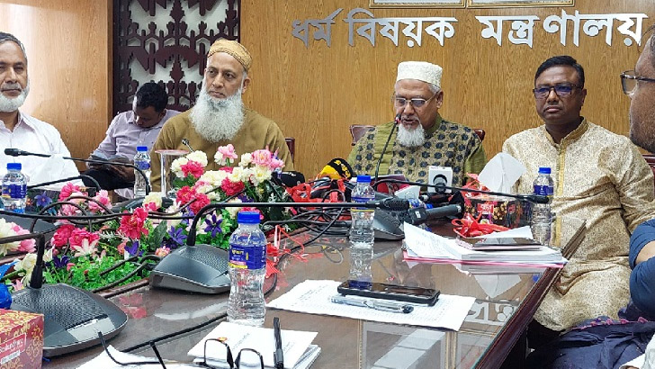 হজ প্যাকেজের খরচ কমানো সম্ভব নয়- ধর্ম প্রতিমন্ত্রী