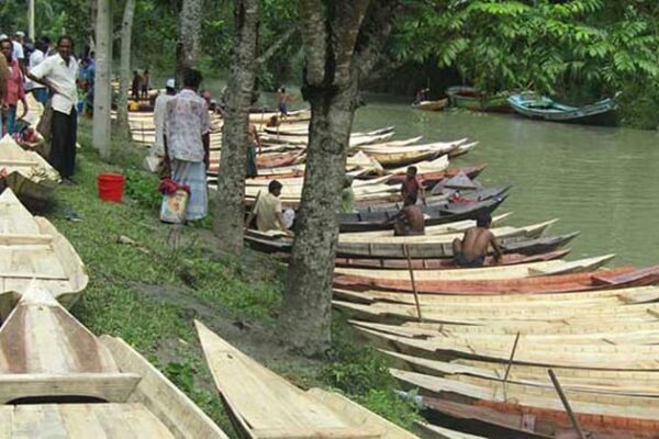 ঝালকাঠির ঐতিহ্যবাহী নৌকার হাট