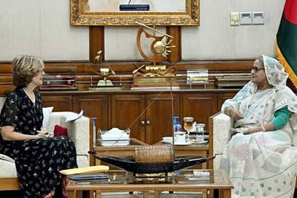 গণতন্ত্র সমুন্নত রাখতে আমরা প্রতিশ্রুতিবদ্ধ: প্রধানমন্ত্রী