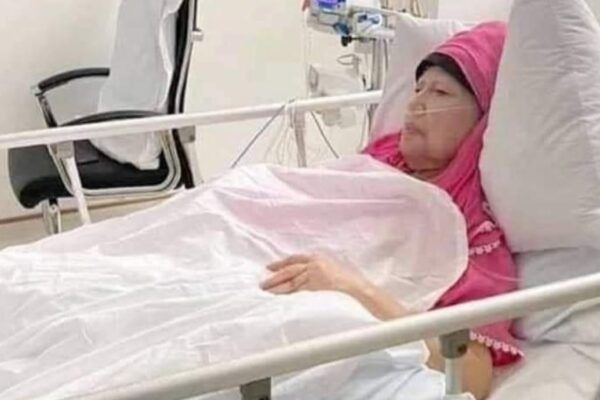 সার্জারির জন্য খালেদা জিয়াকে অপারেশন থিয়েটারে নেওয়া হয়েছে