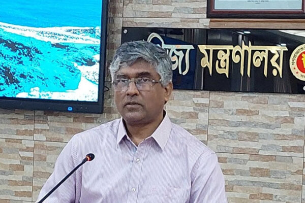 আলু ২৭ টাকার বেশি হলে কোল্ডস্টোরেজ থেকে বের করতে দেয়া হবে না: বাণিজ্য সচিব