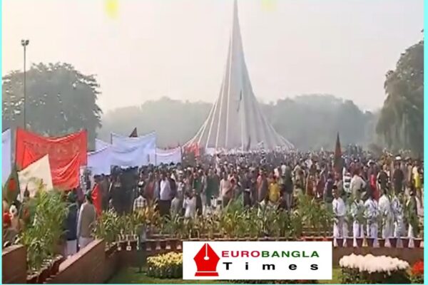 শ্রদ্ধা-ভালোবাসায় বীর শহীদদের স্মরণ করছে জাতি