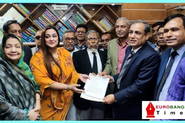 কুমিল্লা সিটি উপনির্বাচন: মেয়র পদে চার প্রার্থীর মনোনয়নপত্র দাখিল