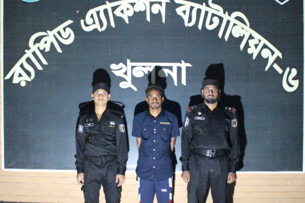 নেছারাবাদে স্কুল ছাত্রী ধর্ষনের অভিযোগে যুবক গ্রেফতার