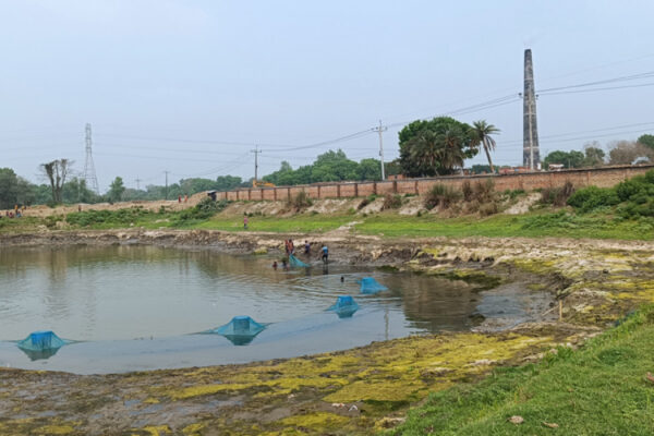 শৈলকুপায় নদের জায়গা দখল করে ইটভাটা ও পুকুর খনন