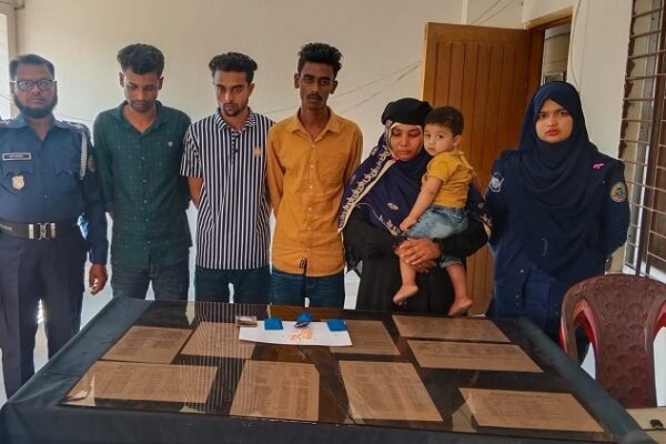 চরফ্যাসনে সাড়ে ৫০০পিস ইয়াবাসহ নারী কারবারী গ্রেপ্তার