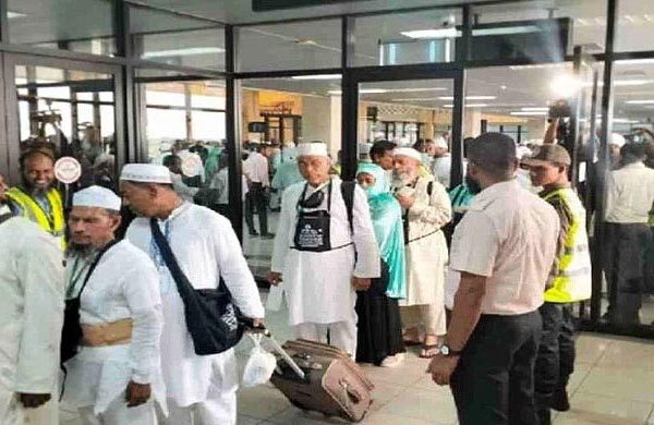 এখনো ভিসা হয়নি ১০ হাজার হজযাত্রীর, সৌদি পৌঁছেছেন ১৫৫১৫