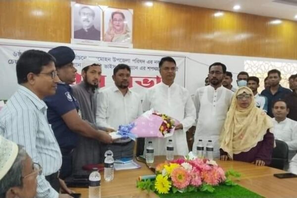 লালমোহনে নবনির্বাচিত উপজেলা চেয়ারম্যান ও ভাইস চেয়ারম্যানদের প্রথম সভা অনুষ্ঠিত