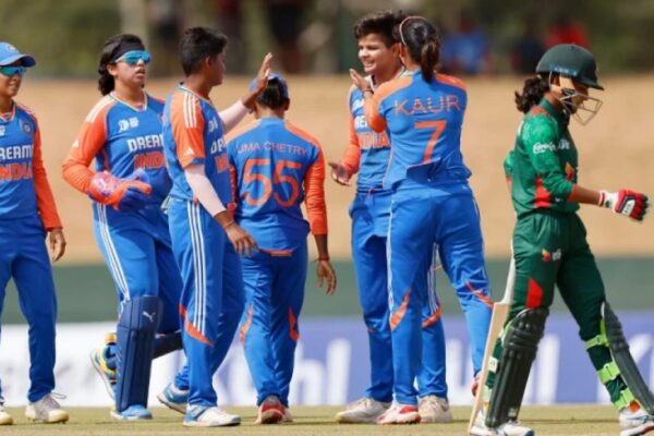 বাংলাদেশকে ১০ উইকেটে বিধ্বস্ত করে ফাইনালে ভারত