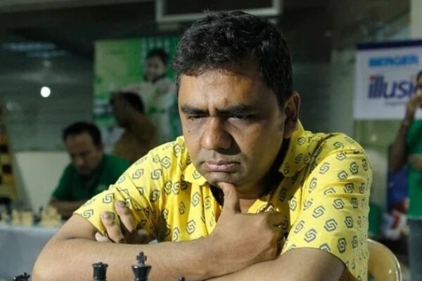 দাবার কোর্টেই মারা গেলেন গ্র্যান্ডমাস্টার জিয়াউর