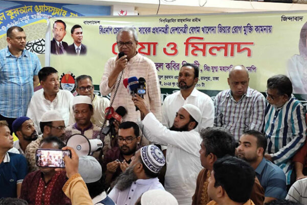 দেশবিরোধী চুক্তি থেকে দৃষ্টি সরাতেই বিভিন্ন ইস্যু তৈরি করছে সরকার: রিজভী