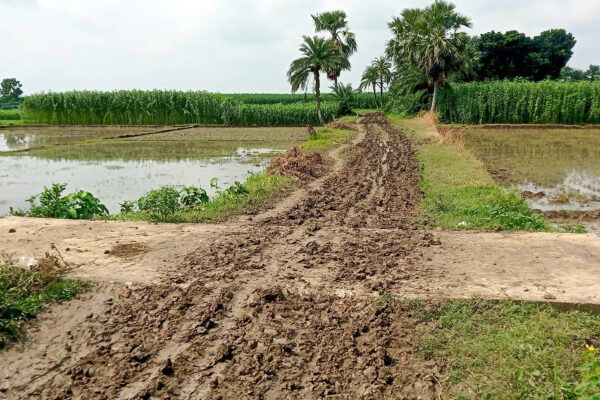 কাজ না করেই টাকা আত্মসাৎ, ব্রিজের বরাদ্ধে কালর্ভাট নির্মান