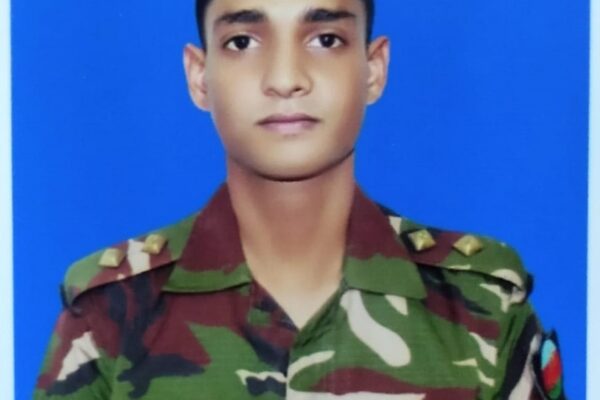 টাঙ্গাইলের নিহত সেনা অফিসার তানজিমের বাসায় শোকের মাতম