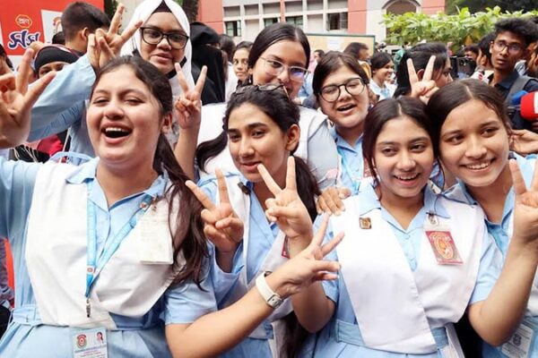 এইচএসসি ও সমমান পরীক্ষার ফল প্রকাশ: পাসের হার ৭৭.৭৮ শতাংশ