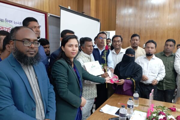 চরফ্যাসনে বেগম রোকেয়া দিবস উপলক্ষে ৫ জয়িতাদের সম্মাননা
