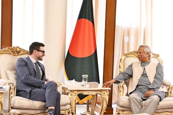 পাচার করা অর্থ ফেরত আনতে ওপেন সোসাইটি ফাউন্ডেশনের সহায়তা চান প্রধান উপদেষ্টা