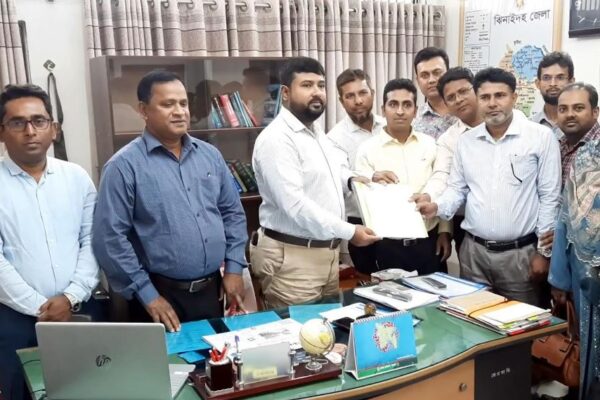 ঝিনাইদহে সহকারী উপজেলা শিক্ষা অফিসারদের স্মারকলিপি প্রদান