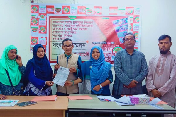 নতুন ফ্যাসিস্টরা গণমাধ্যমগুলো বন্ধ করতে চায় : মোমিন মেহেদী