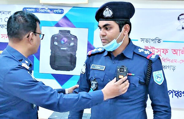 পুলিশের জন্য ৪০ হাজার বডি ক্যামেরা কিনবে সরকার